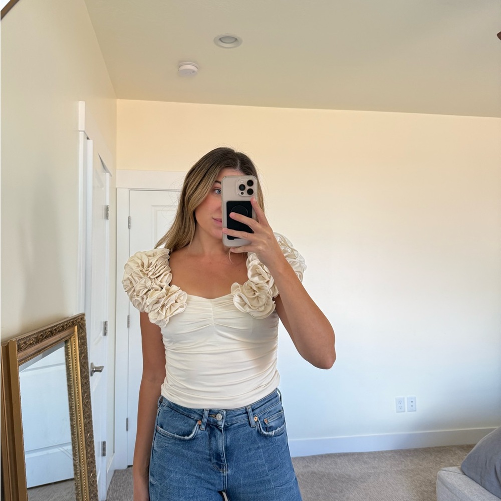 Express Cream Ruffle Blouse - Picture 4 of 4